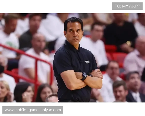 热火内部传出奇怪消息：主教练怒摔战术板